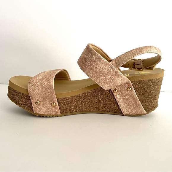 SummerLove Shimmery Rose Comfortable Slingback Wedge Sandals by Volatile, size 9 - Picture 11 of 17